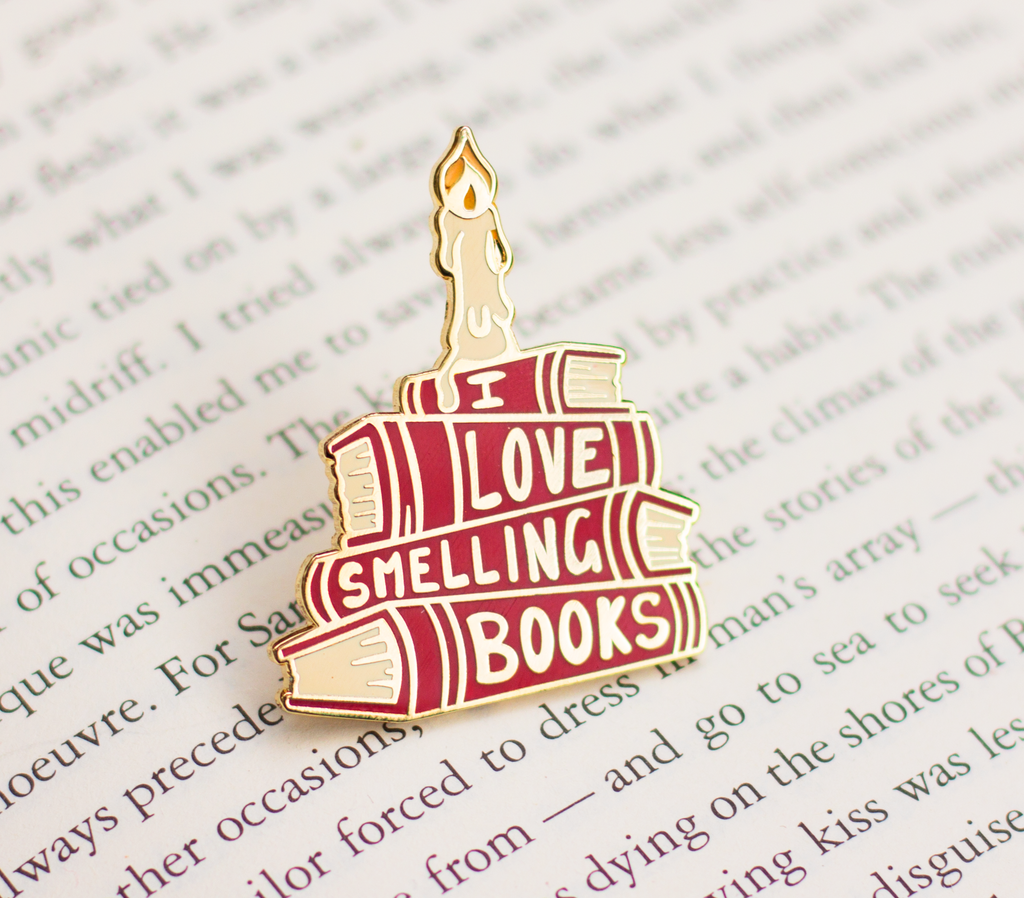 I Love Smelling Books - Enamel Pin